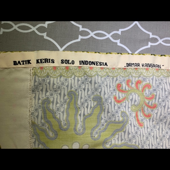 Oriental-inspired long sleeve button down. - Picture 6 of 6